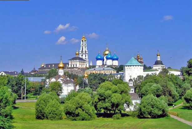 PEARL OF ELBRUS natural water from Diamond Holding for the pilgrims of Sergiyev Posad