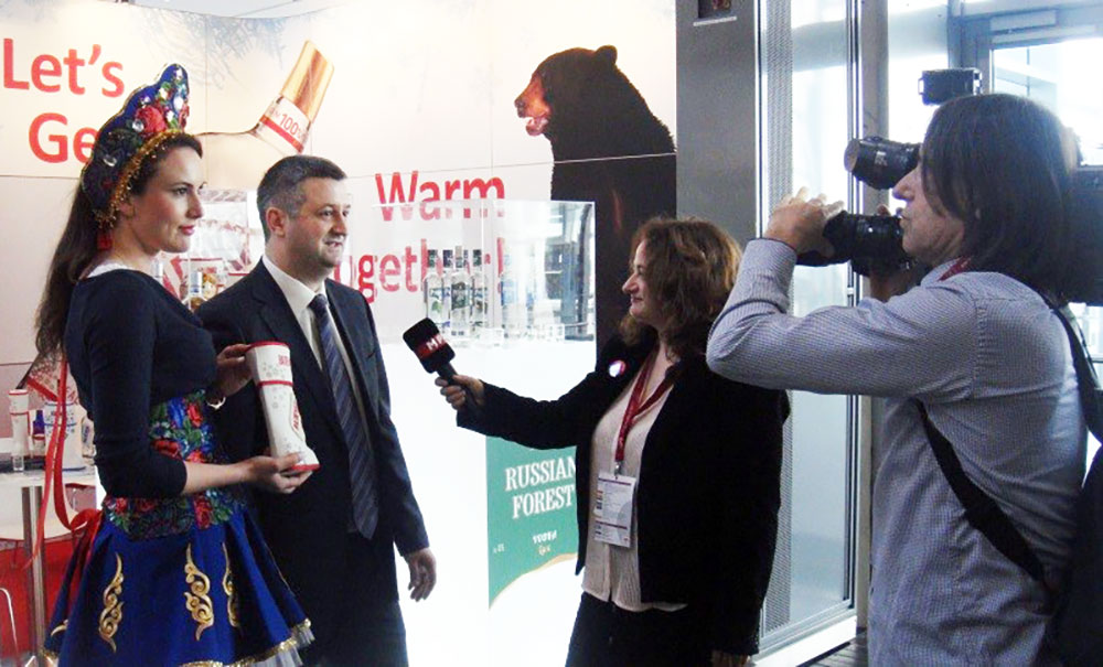 Андрей Мишуров дает интервью на выставке Prowein 2015