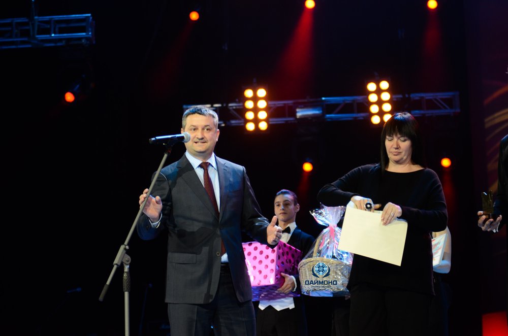 Andrew Mishurov (Holding Diamond) and Alla Duhova presents awards Day 