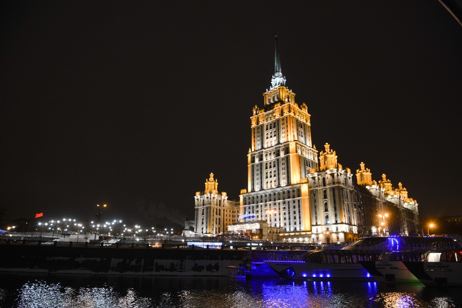 Московские набережные с фантастическими видами ночной столицы